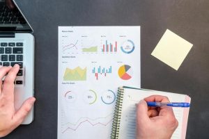 Comment la publicité payante complémente votre stratégie SEO ?