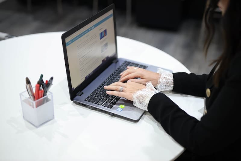 Une spécialiste SEO